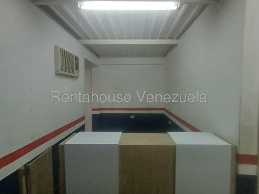 Comercial (Local Comercial) en Alquiler en Quinta Crespo, Distrito Metropolitano - 6