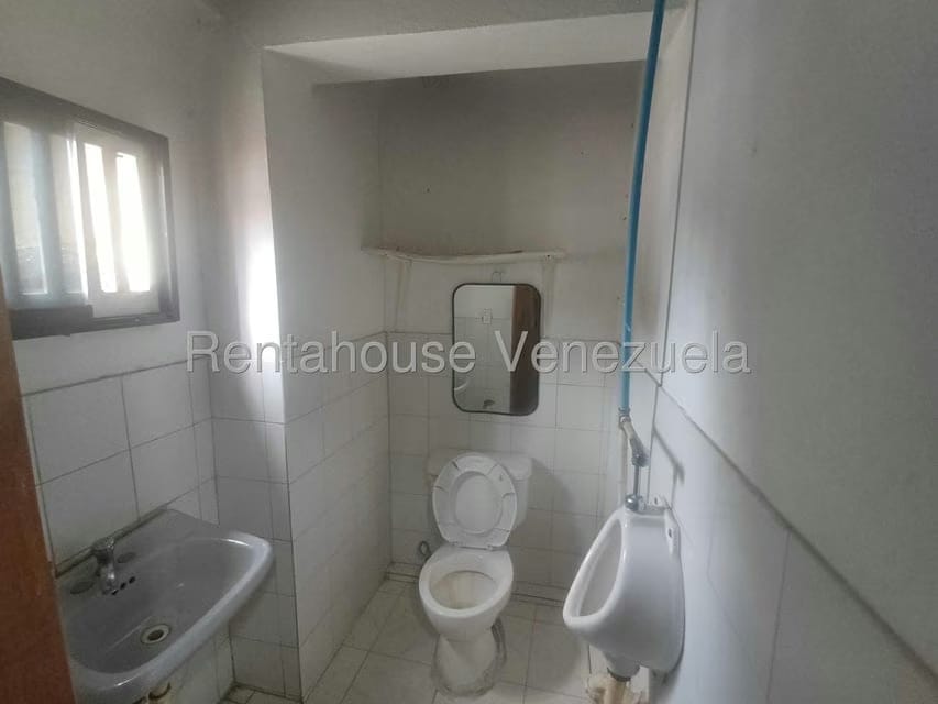 Comercial (Local Comercial) en Alquiler en Quinta Crespo, Distrito Metropolitano - 8