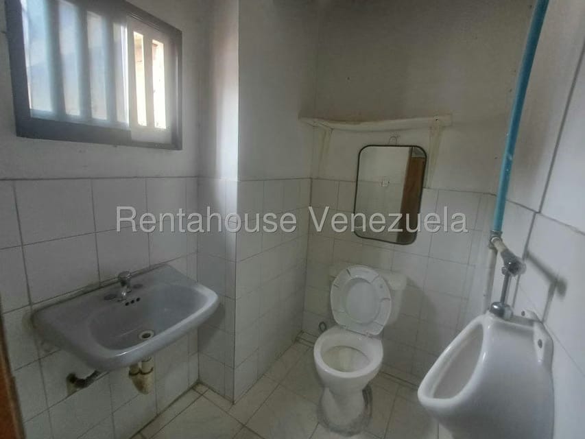 Comercial (Local Comercial) en Alquiler en Quinta Crespo, Distrito Metropolitano - 10