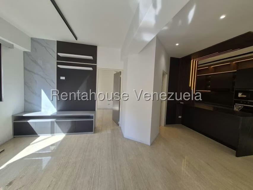 Apartamento (1 Nivel) en Alquiler en Campo Alegre, Distrito Metropolitano - 12