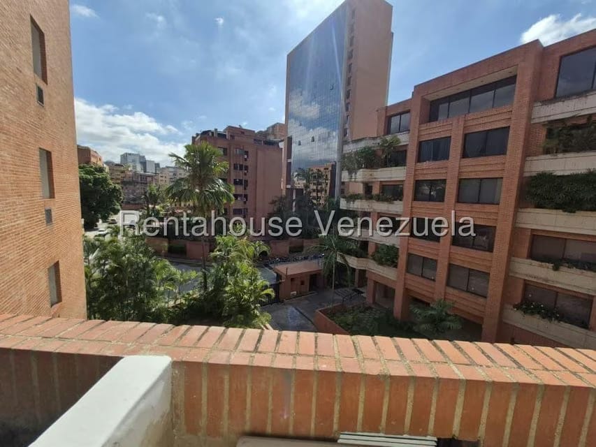 Apartamento (1 Nivel) en Alquiler en Campo Alegre, Distrito Metropolitano - 16