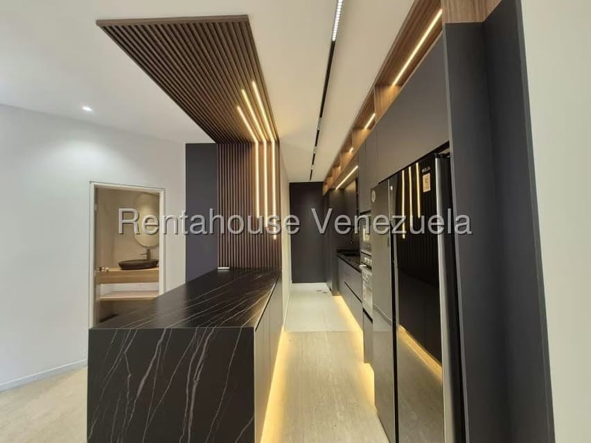 Apartamento (1 Nivel) en Alquiler en Campo Alegre, Distrito Metropolitano - 3