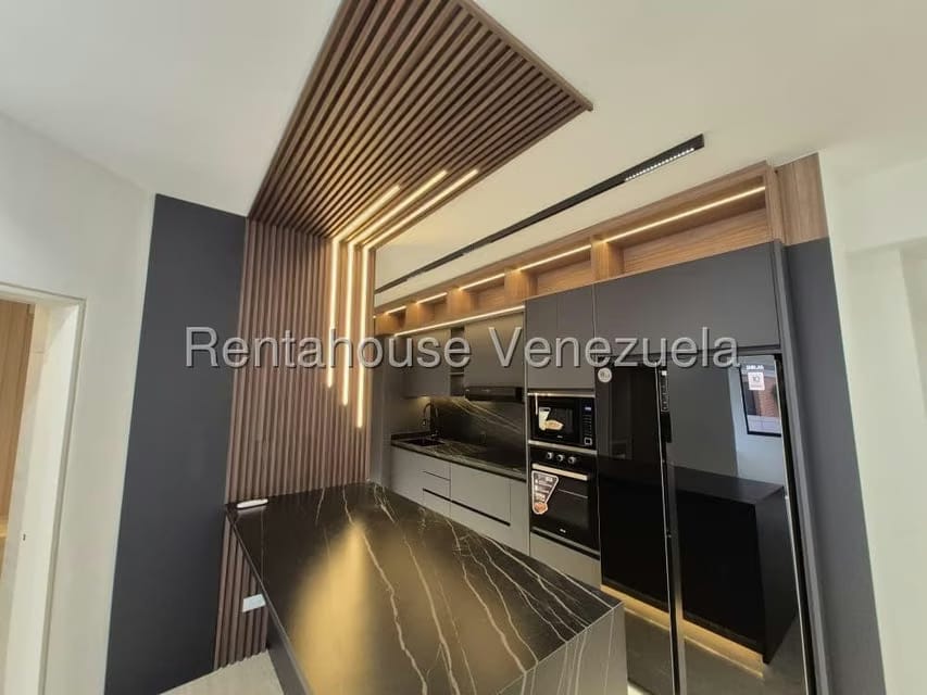 Apartamento (1 Nivel) en Alquiler en Campo Alegre, Distrito Metropolitano - 4