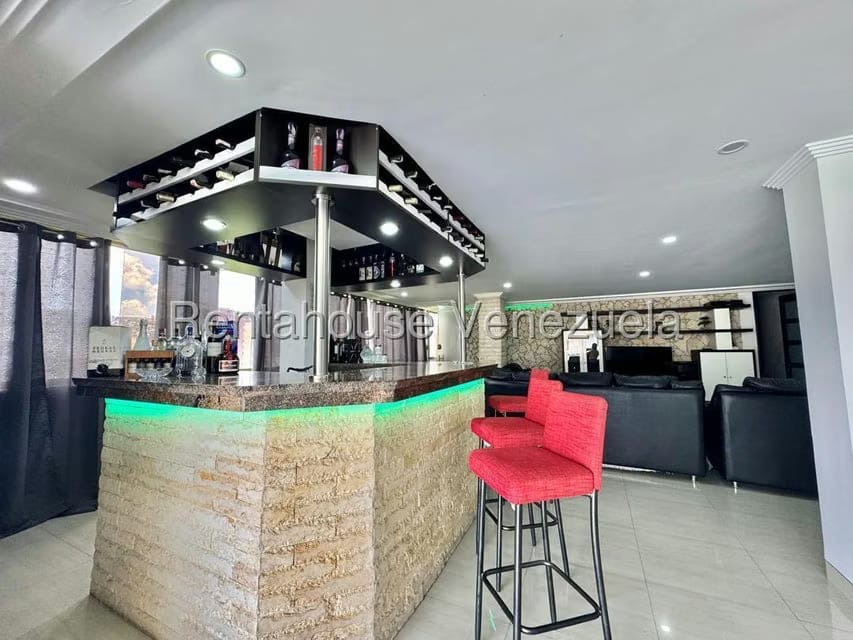 Apartamento (Penthouse) en Venta en La Urbina, Distrito Metropolitano - 11
