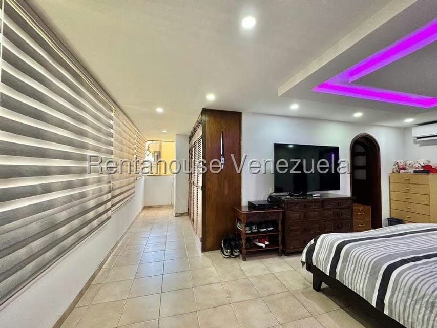 Apartamento (Penthouse) en Venta en La Urbina, Distrito Metropolitano - 28