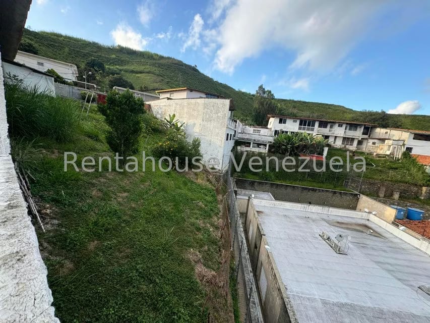 Terreno (Residencial) en Venta en La Rosaleda, Miranda - 2