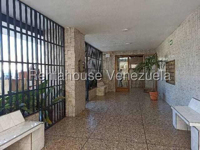 Comercial (Consultorio Medico) en Venta en Los Sauces, Carabobo - 2