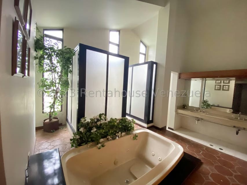 Casa (Multipes Niveles) en Venta en La Lagunita Country Club, Distrito Metropolitano - 38