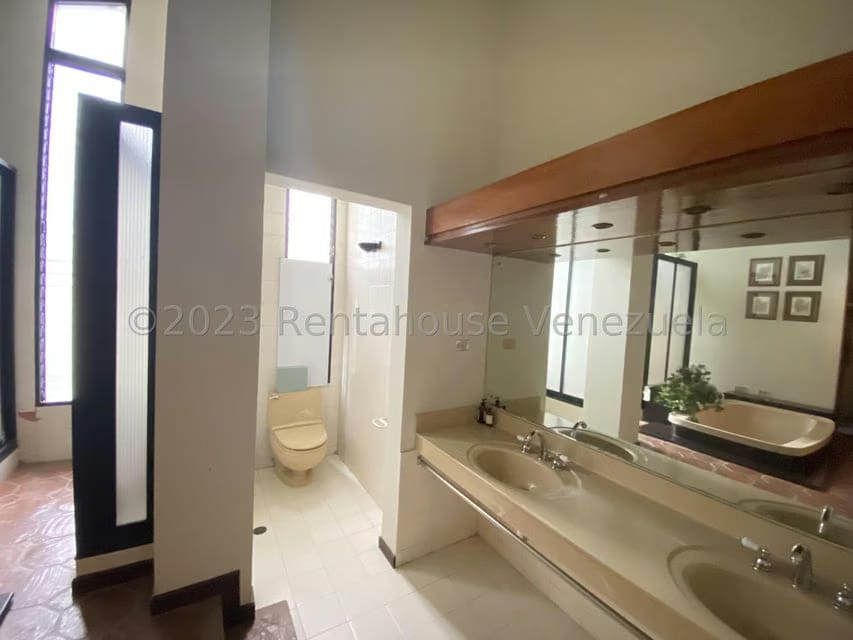 Casa (Multipes Niveles) en Venta en La Lagunita Country Club, Distrito Metropolitano - 40