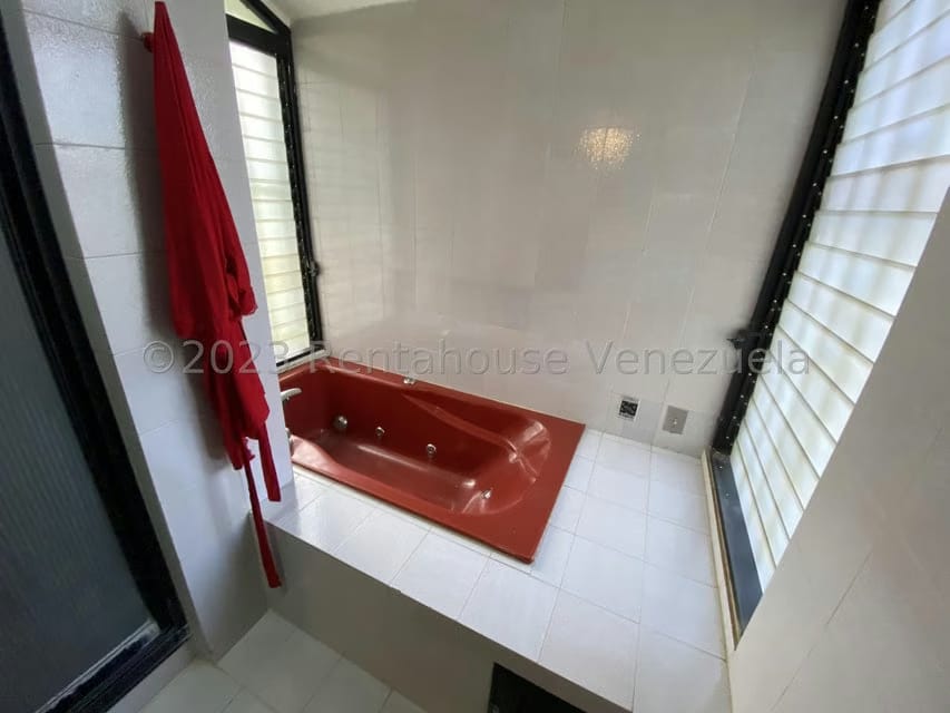 Casa (Multipes Niveles) en Venta en La Lagunita Country Club, Distrito Metropolitano - 51