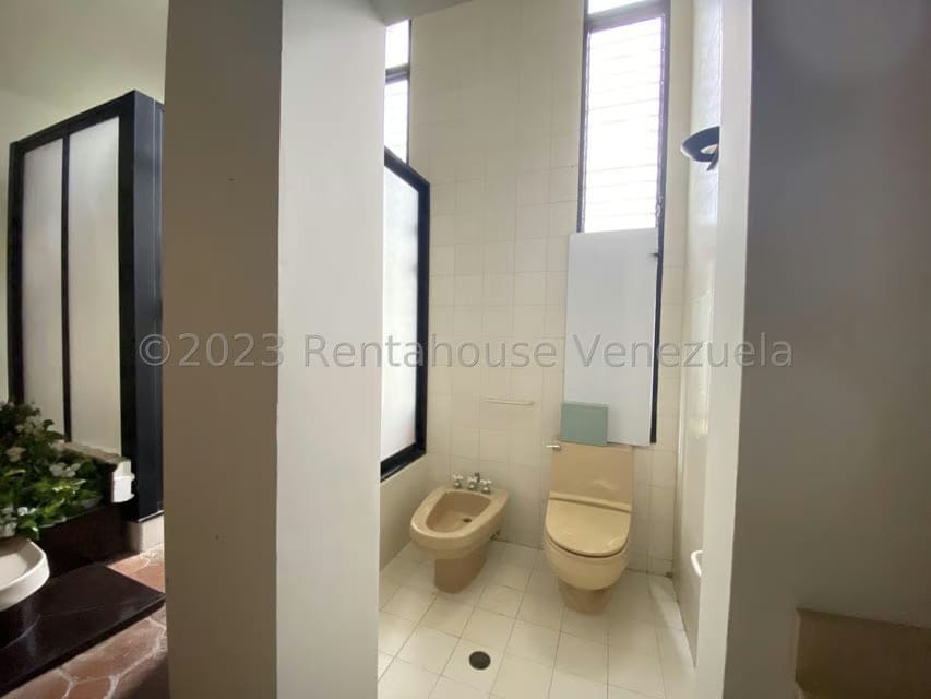 Casa (Multipes Niveles) en Venta en La Lagunita Country Club, Distrito Metropolitano - 70