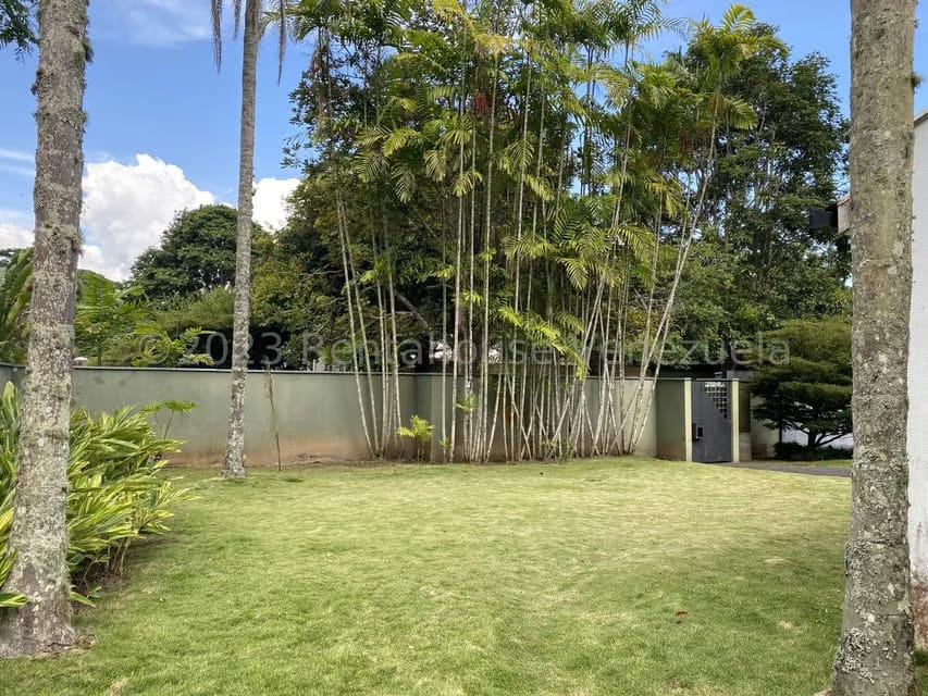 Casa (Multipes Niveles) en Venta en La Lagunita Country Club, Distrito Metropolitano - 85