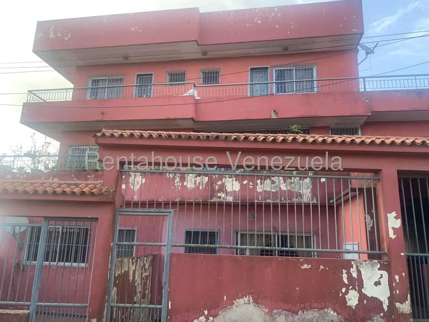 Casa (Multipes Niveles) en Venta en El Junquito, Distrito Metropolitano - 2
