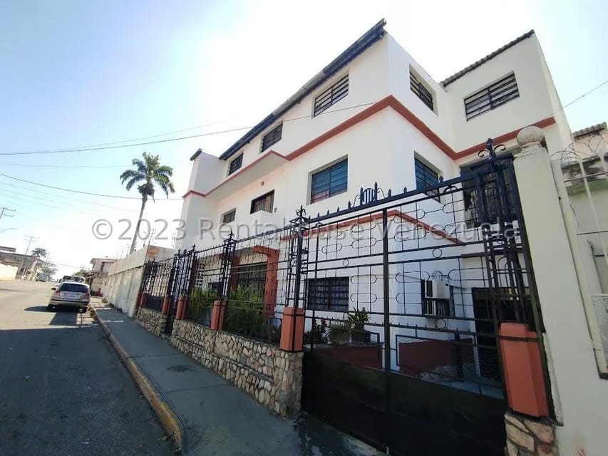Casa (Multipes Niveles) en Venta en Bolivar, Aragua - 2
