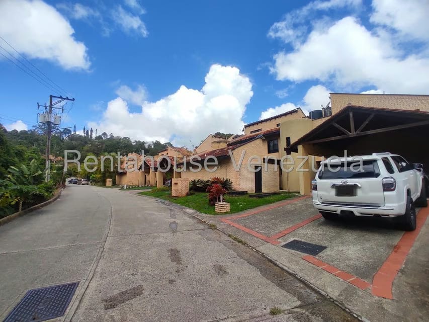 Casa (Duplex) en Venta en Monte Claro, Distrito Metropolitano - 2