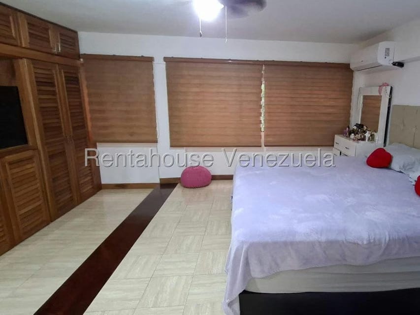 Apartamento (Penthouse) en Venta en Cumbres de Curumo, Distrito Metropolitano - 17