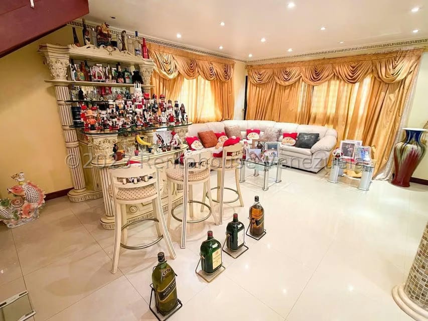 Casa (Duplex) en Venta en La Trinidad, Distrito Metropolitano - 16