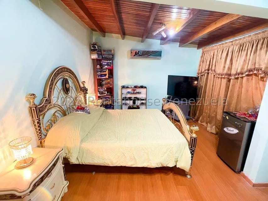 Casa (Duplex) en Venta en La Trinidad, Distrito Metropolitano - 33