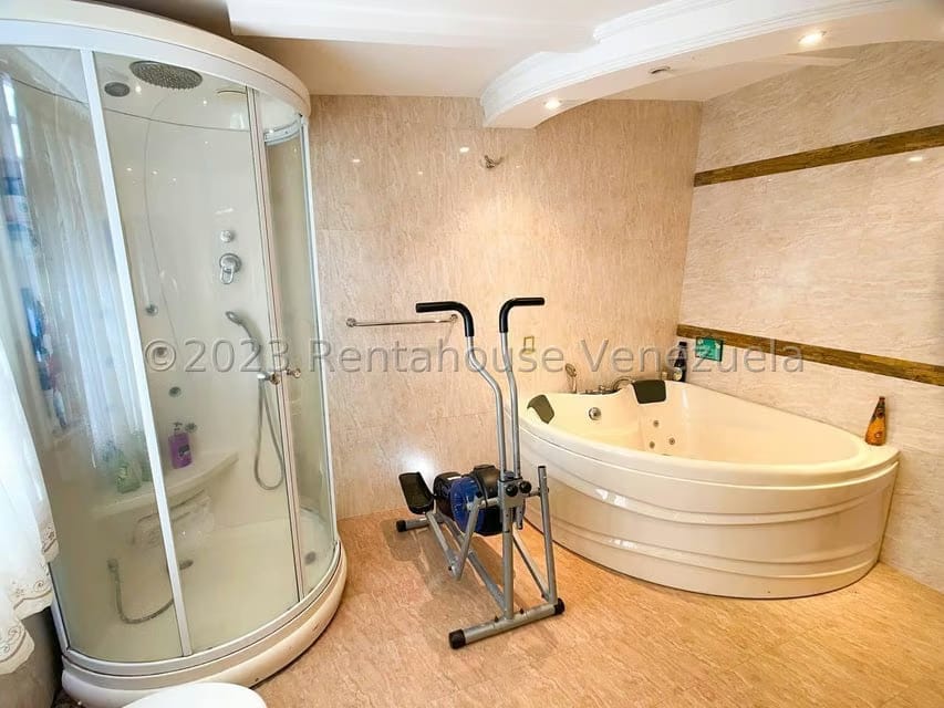 Casa (Duplex) en Venta en La Trinidad, Distrito Metropolitano - 37
