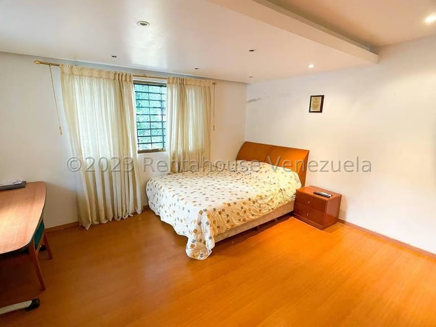 Casa (Duplex) en Venta en La Trinidad, Distrito Metropolitano - 50