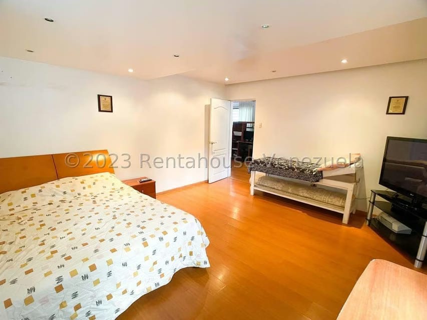 Casa (Duplex) en Venta en La Trinidad, Distrito Metropolitano - 51