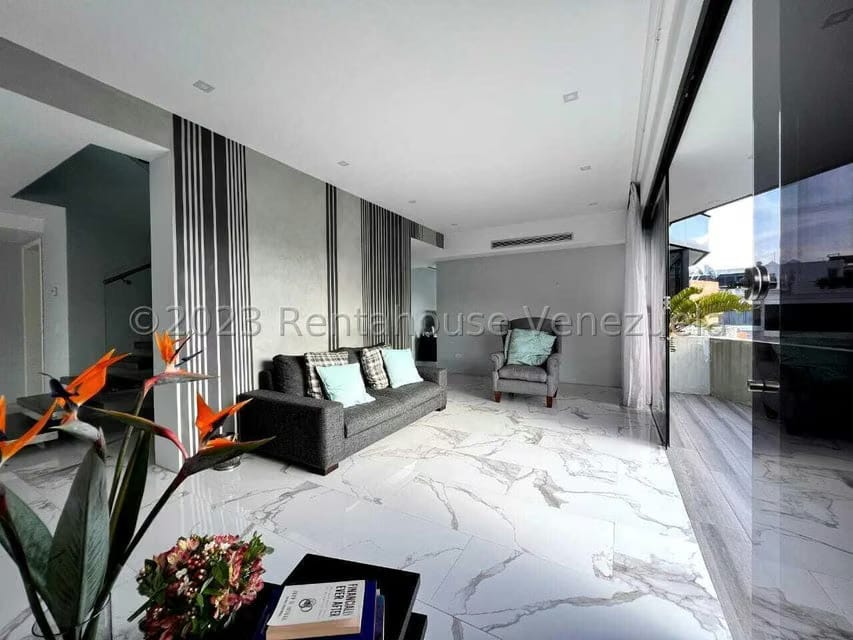 Apartamento (Duplex) en Venta en Los Naranjos de Las Mercedes, Distrito Metropolitano - 11
