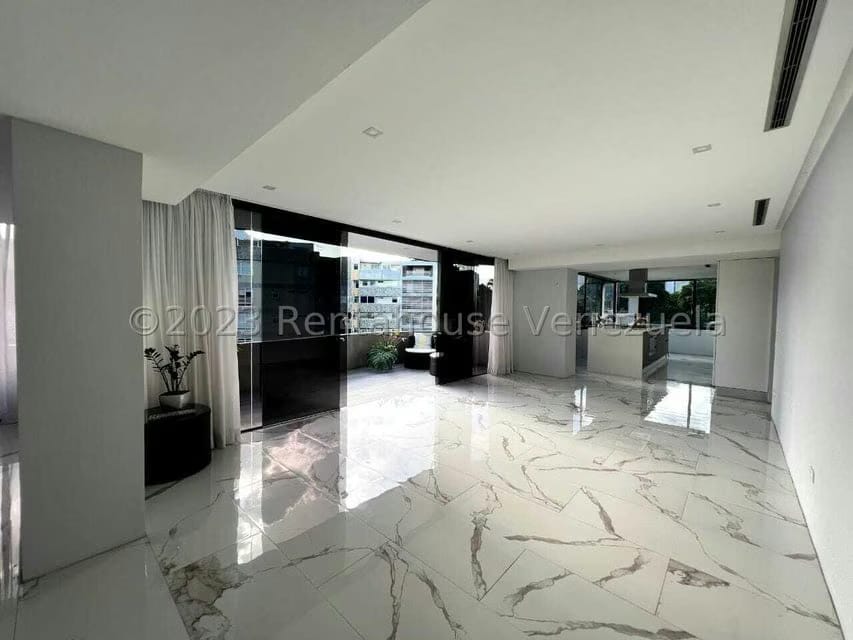 Apartamento (Duplex) en Venta en Los Naranjos de Las Mercedes, Distrito Metropolitano - 12