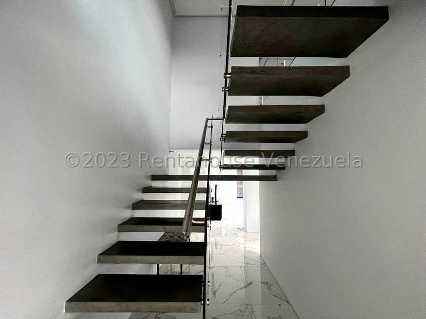 Apartamento (Duplex) en Venta en Los Naranjos de Las Mercedes, Distrito Metropolitano - 32