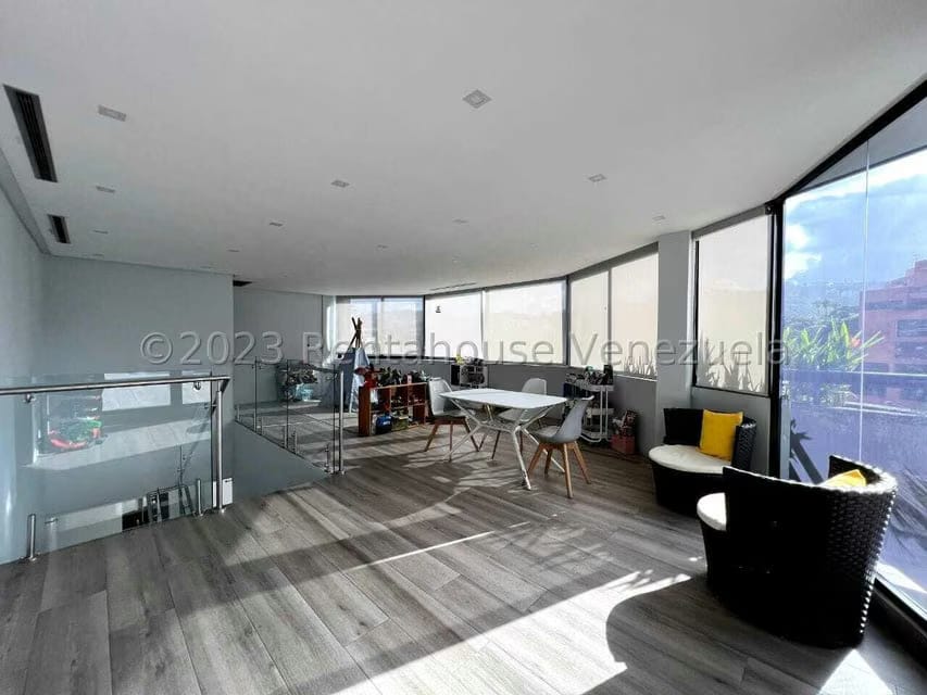 Apartamento (Duplex) en Venta en Los Naranjos de Las Mercedes, Distrito Metropolitano - 10