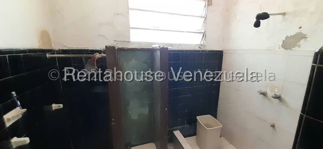 Casa (1 Nivel) en Venta en Centro, Lara - 12
