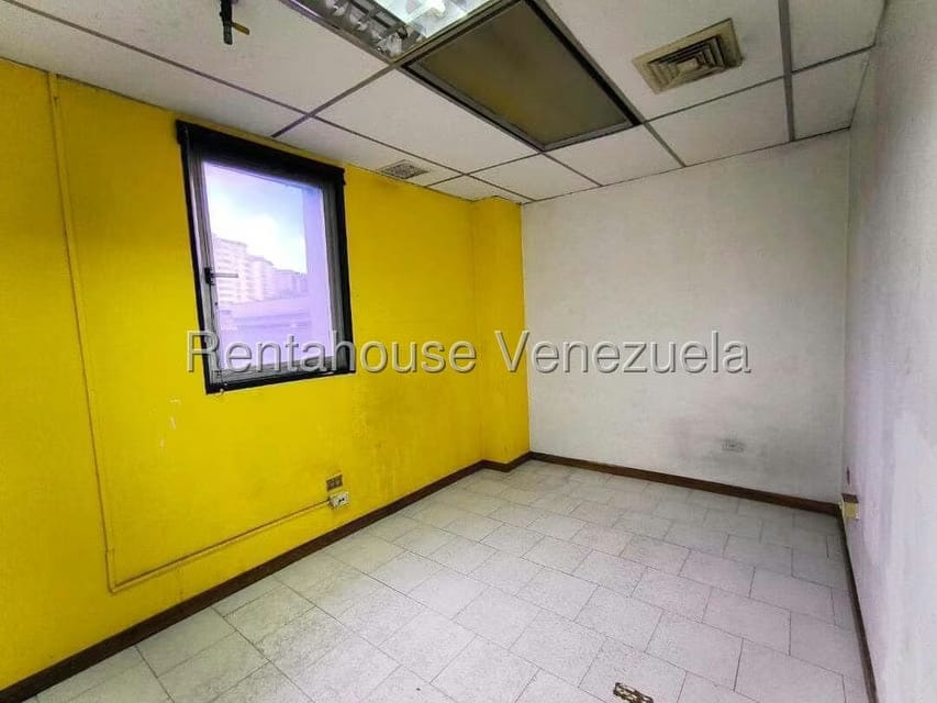 Comercial (Oficina) en Alquiler en La Urbina, Distrito Metropolitano - 12