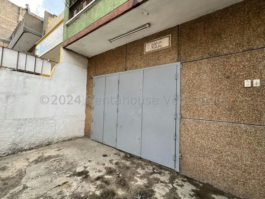 Comercial (Edificio) en Venta en Catia, Distrito Metropolitano - 4