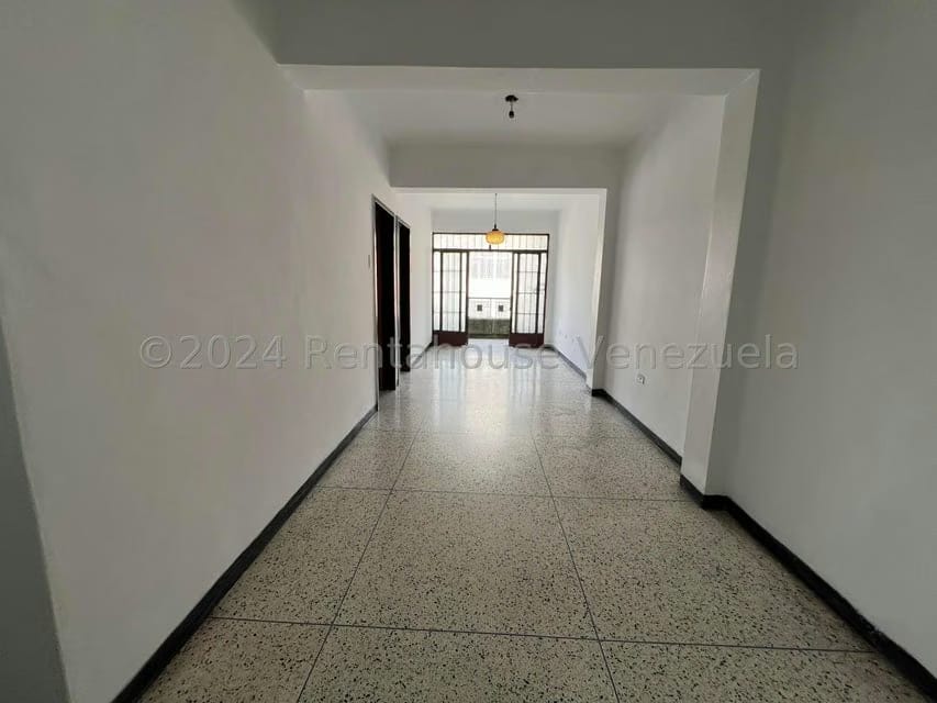 Comercial (Edificio) en Venta en Catia, Distrito Metropolitano - 57