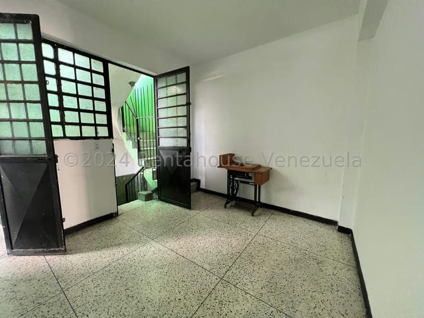 Comercial (Edificio) en Venta en Catia, Distrito Metropolitano - 58