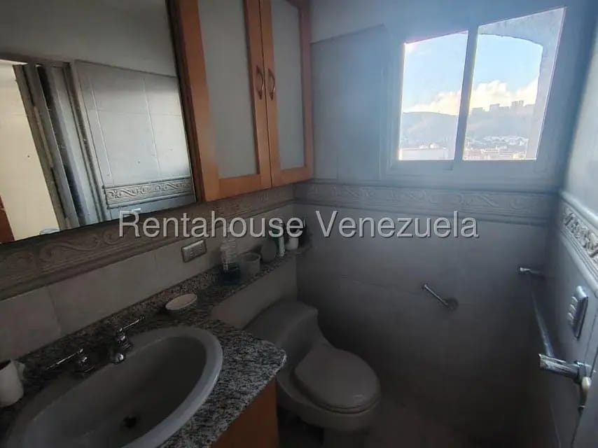 Apartamento (1 Nivel) en Alquiler en Parroquia La Vega, Distrito Metropolitano - 14