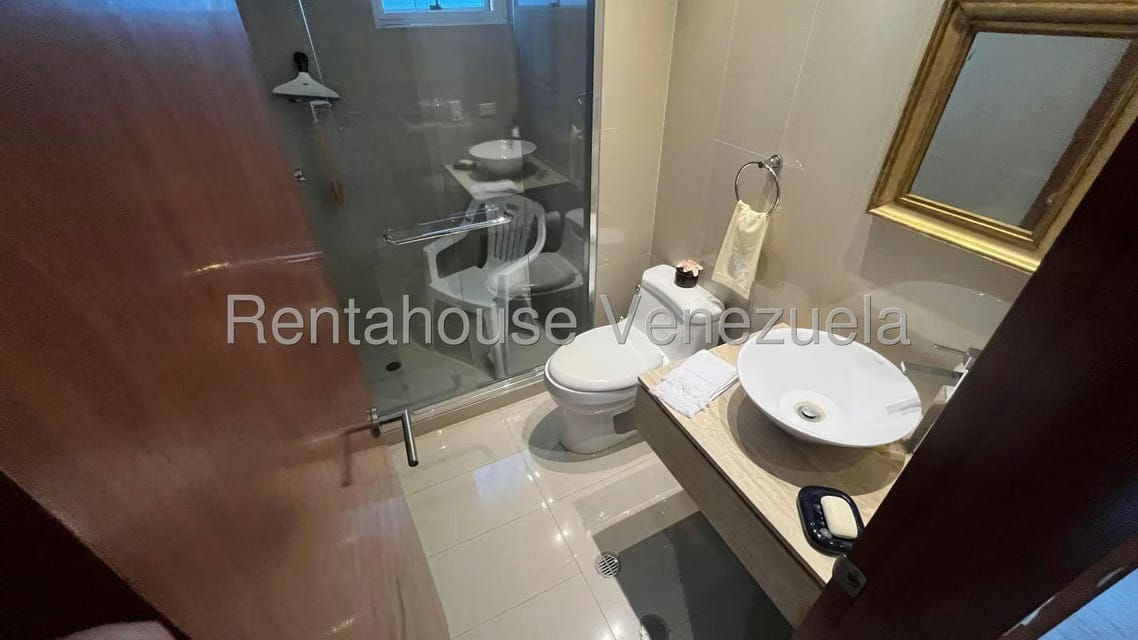 Apartamento (1 Nivel) en Venta en Los Chorros, Distrito Metropolitano - 30