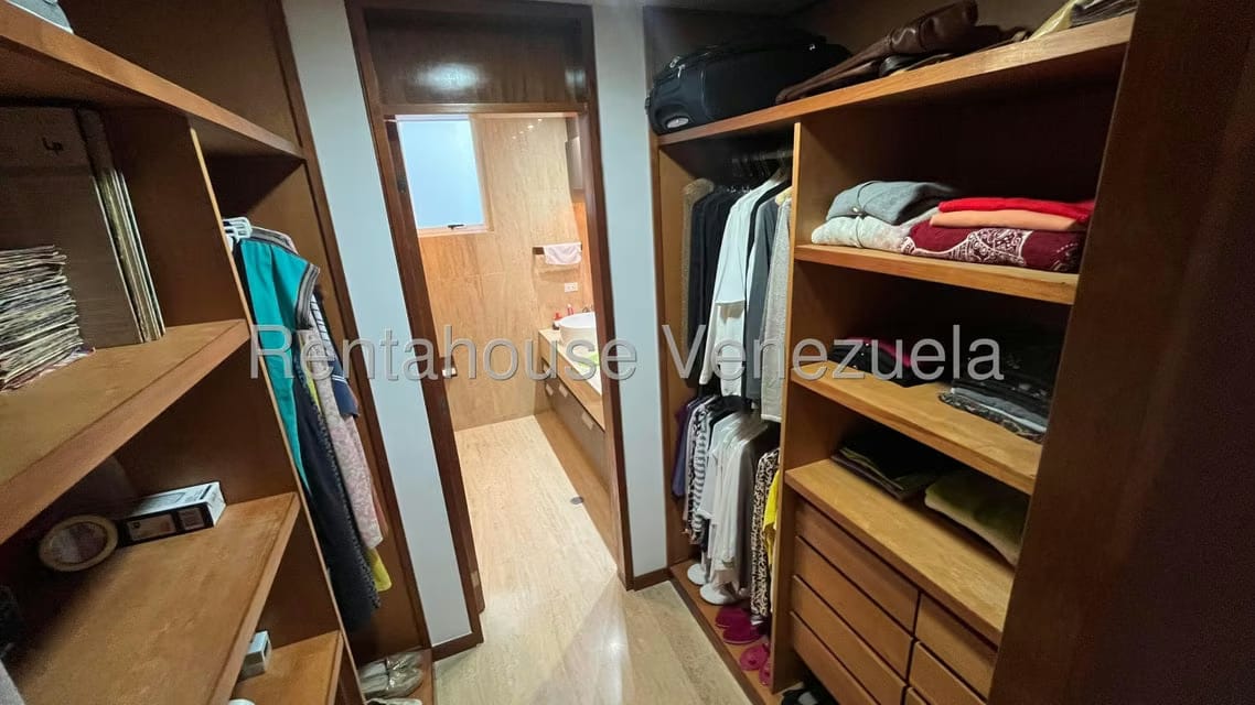 Apartamento (1 Nivel) en Venta en Los Chorros, Distrito Metropolitano - 37