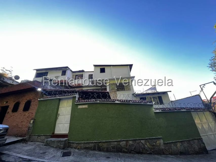 Casa (Multipes Niveles) en Venta en Colinas de Los Chaguaramos, Distrito Metropolitano - 2