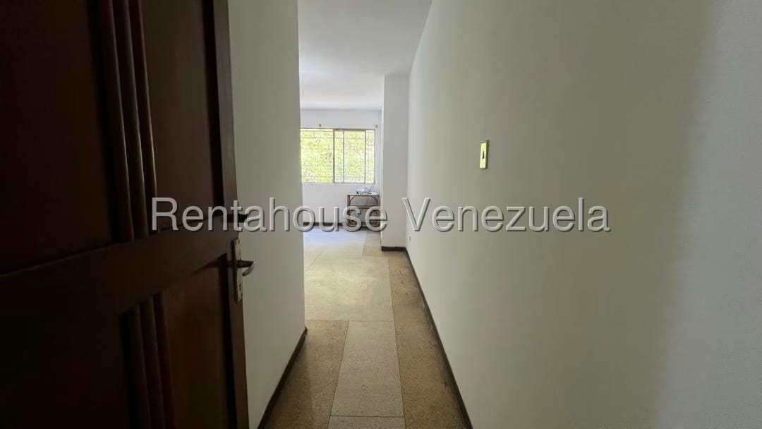 Casa (Multipes Niveles) en Venta en Colinas de Los Chaguaramos, Distrito Metropolitano - 25