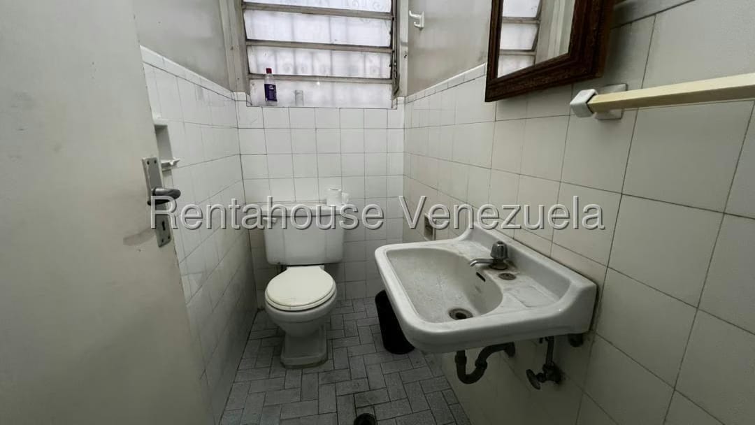 Casa (Multipes Niveles) en Venta en Colinas de Los Chaguaramos, Distrito Metropolitano - 37