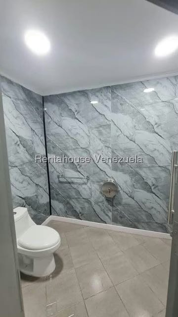Casa (Multipes Niveles) en Venta en San Roman, Distrito Metropolitano - 11