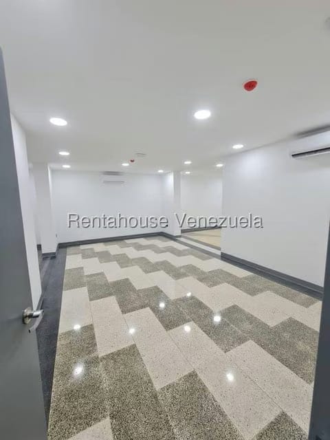 Casa (Multipes Niveles) en Venta en San Roman, Distrito Metropolitano - 14