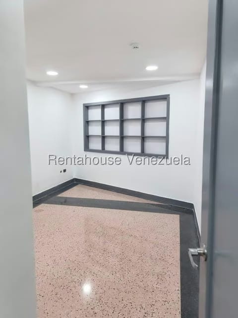 Casa (Multipes Niveles) en Venta en San Roman, Distrito Metropolitano - 17