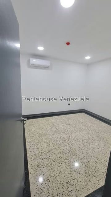 Casa (Multipes Niveles) en Venta en San Roman, Distrito Metropolitano - 10