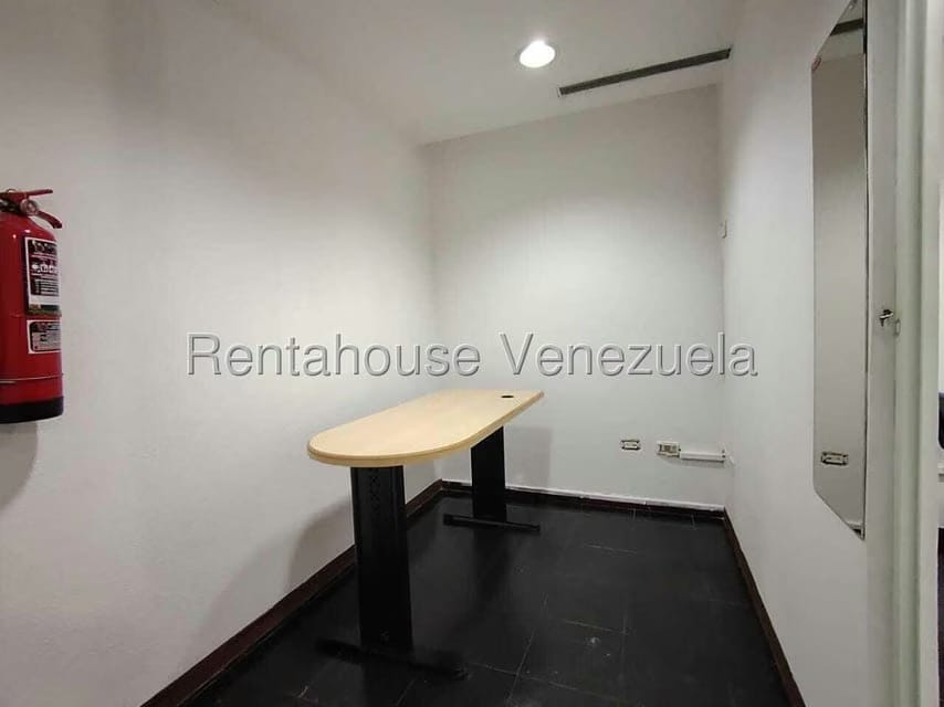 Comercial (Oficina) en Alquiler en La Urbina, Distrito Metropolitano - 9