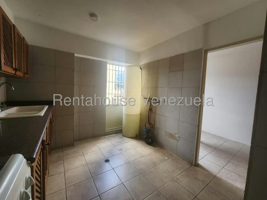 Apartamento (1 Nivel) en Alquiler en Los Guayabitos, Distrito Metropolitano - 13