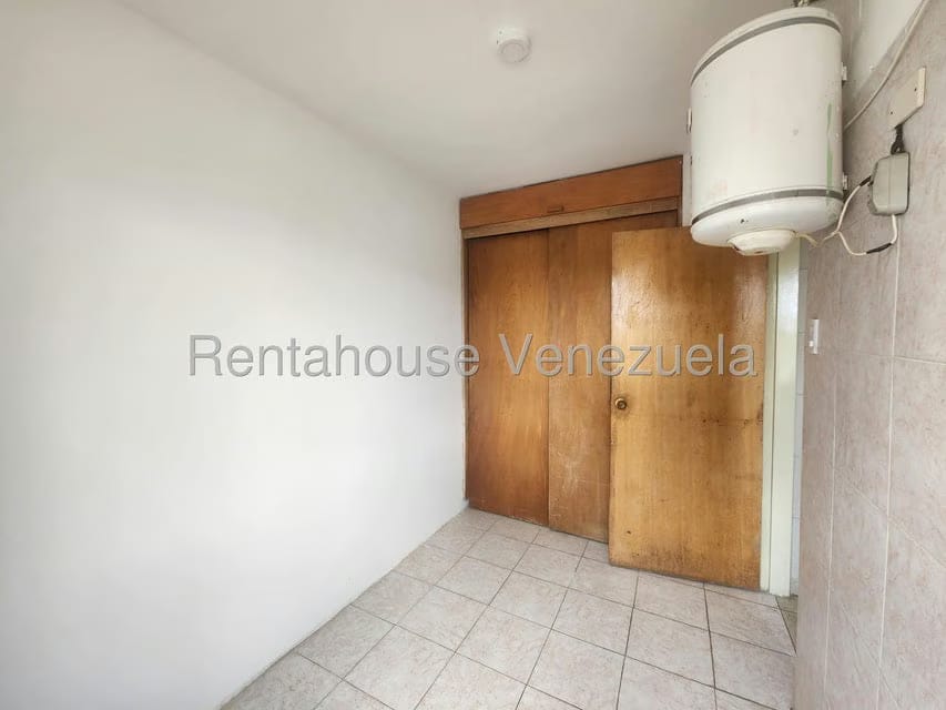 Apartamento (1 Nivel) en Alquiler en Los Guayabitos, Distrito Metropolitano - 15