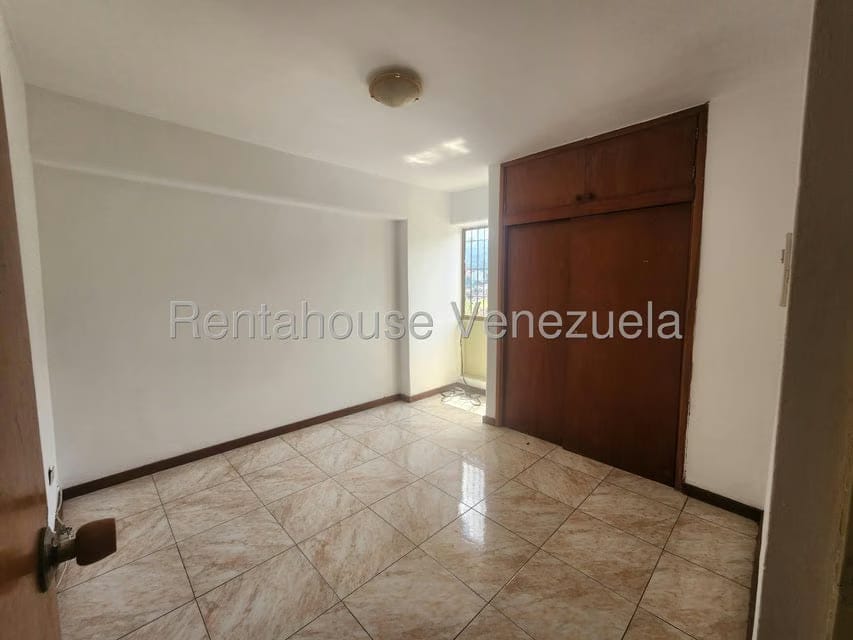 Apartamento (1 Nivel) en Alquiler en Los Guayabitos, Distrito Metropolitano - 21