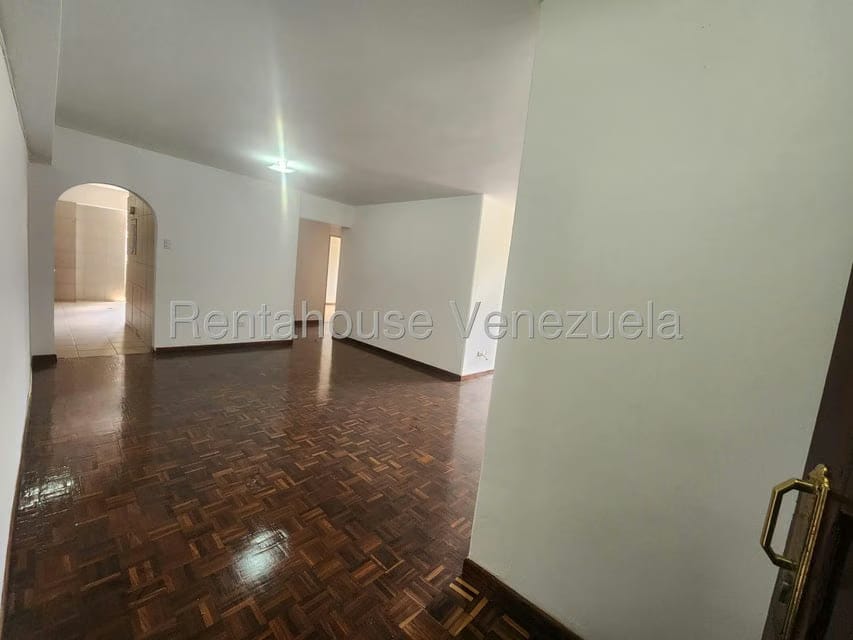 Apartamento (1 Nivel) en Alquiler en Los Guayabitos, Distrito Metropolitano - 7