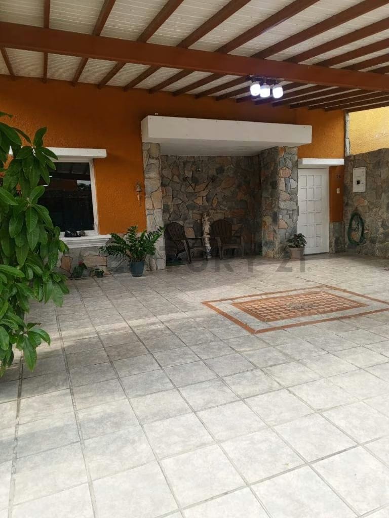 Venta de Townhouse en San Diego, Urb. Valle Real - 2